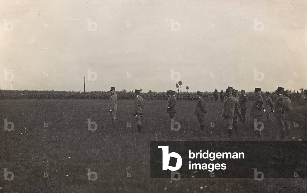World War I: the Duke mustering the troops (b/w photo)