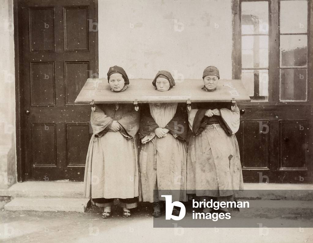 Three Chinese women in the pillory,  1907 (print on double-weight paper)