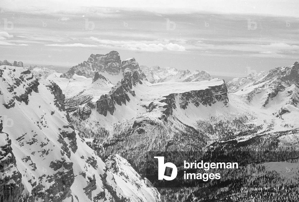 View of snowy mountain landscape, Cortina d'Ampezzo