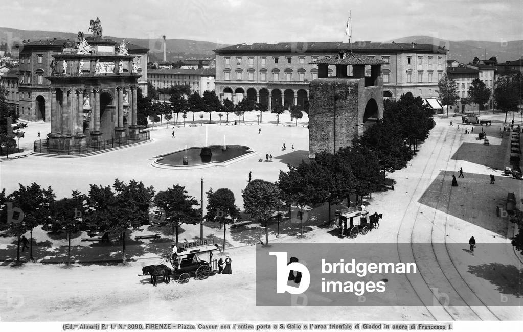 Piazza Cavour, today piazza della Libertà, with the antique arch of S.Gallo and the triumphal arch of Jadot. Florence