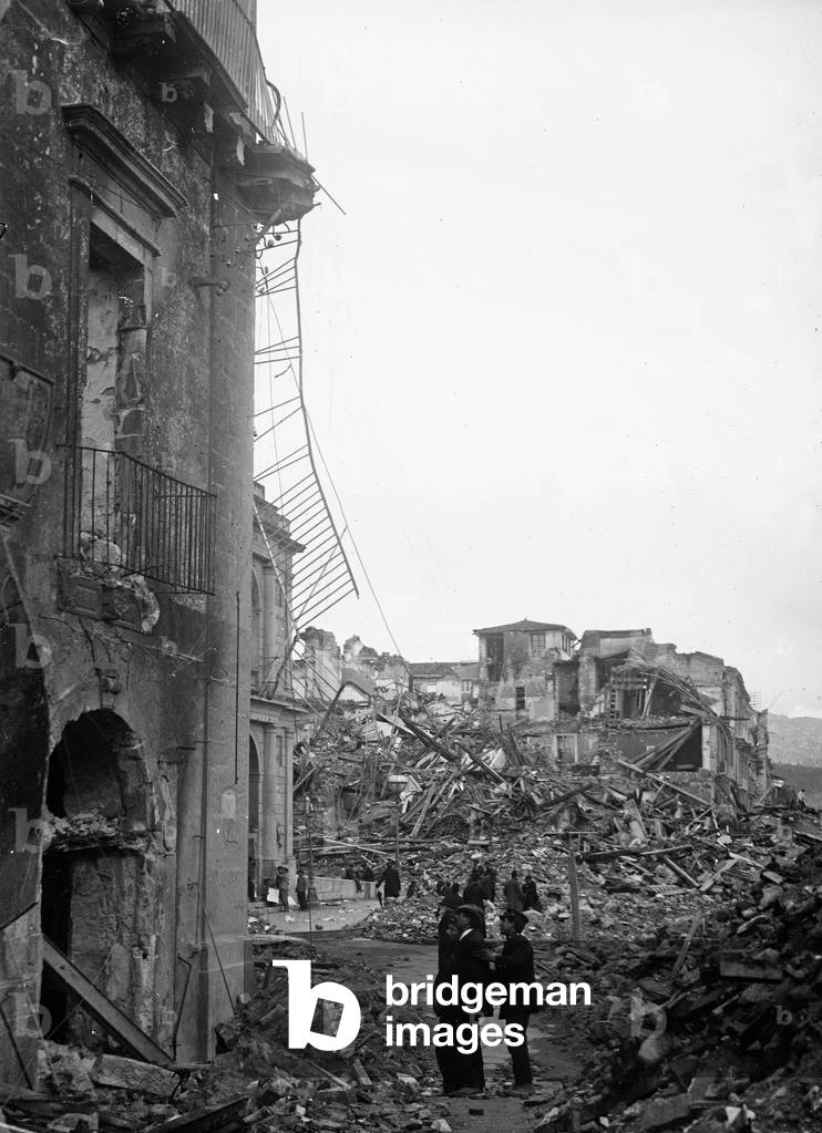 Rubble of collapsed houses in the earthquake of Messina in 1908