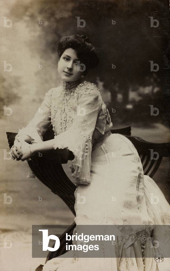 Portrait of a young actress, postcard
