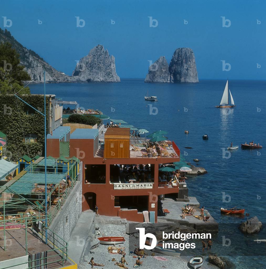 The Beacons, 'I Faraglioni' of Capri, Italy (photo)
