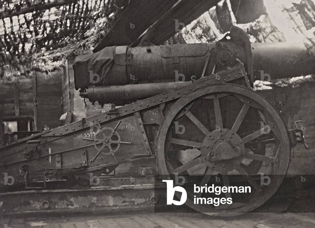 Cannon used during the First World War (b/w photo)
