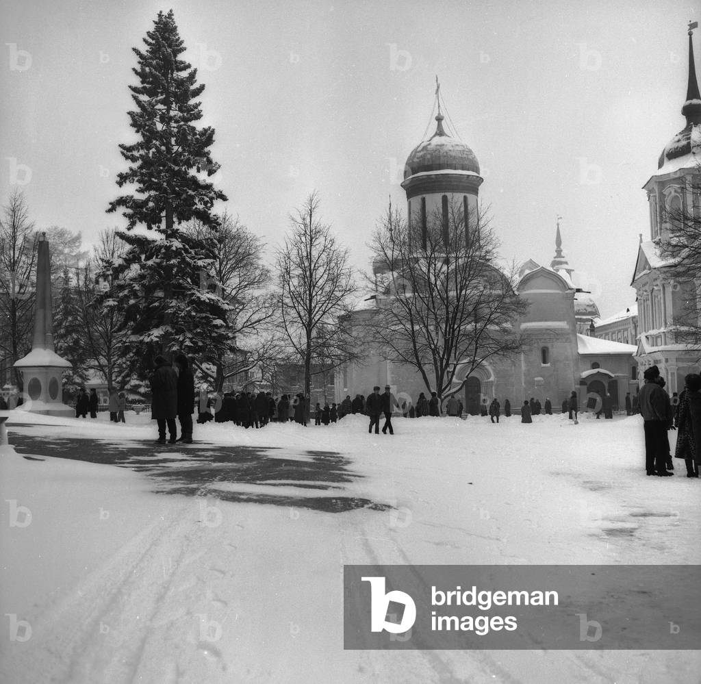 Church of Zagorsk with snow (b/w photo)