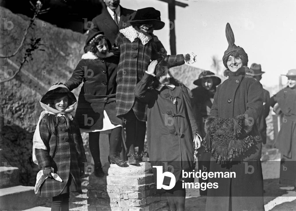 Portrait Group, 05/04/1915 (b/w photo)