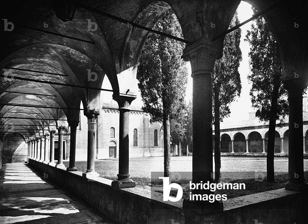 Internal cloister of the church and convent of San Bernardino, Verona