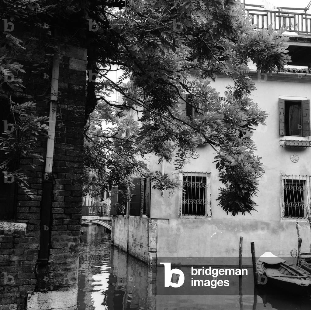 Venice Canal (b/w photo)