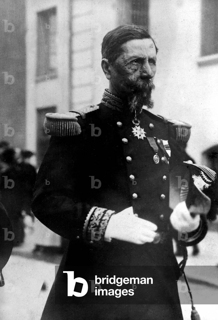 The image portrays the French Gen. Roqus, dead in the battle. (b/w photo)