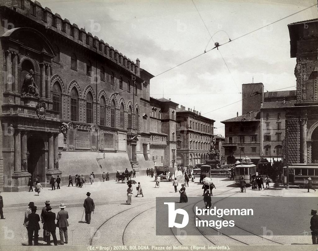 View of Piazza del Nettuno (Neptune's Plaza) in Bologna with the facade of the Podestà Palace.