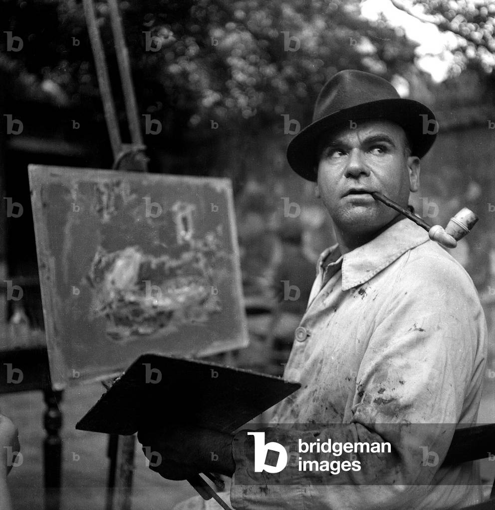 Filippo De Pisis painting in a piazza in Burano, Venice c.1945 (b/w photo)