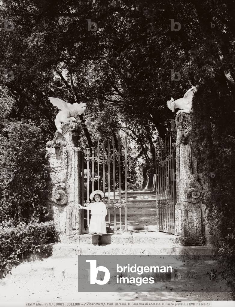 Collodi. Villa Garzoni. The entrance gate to the private park