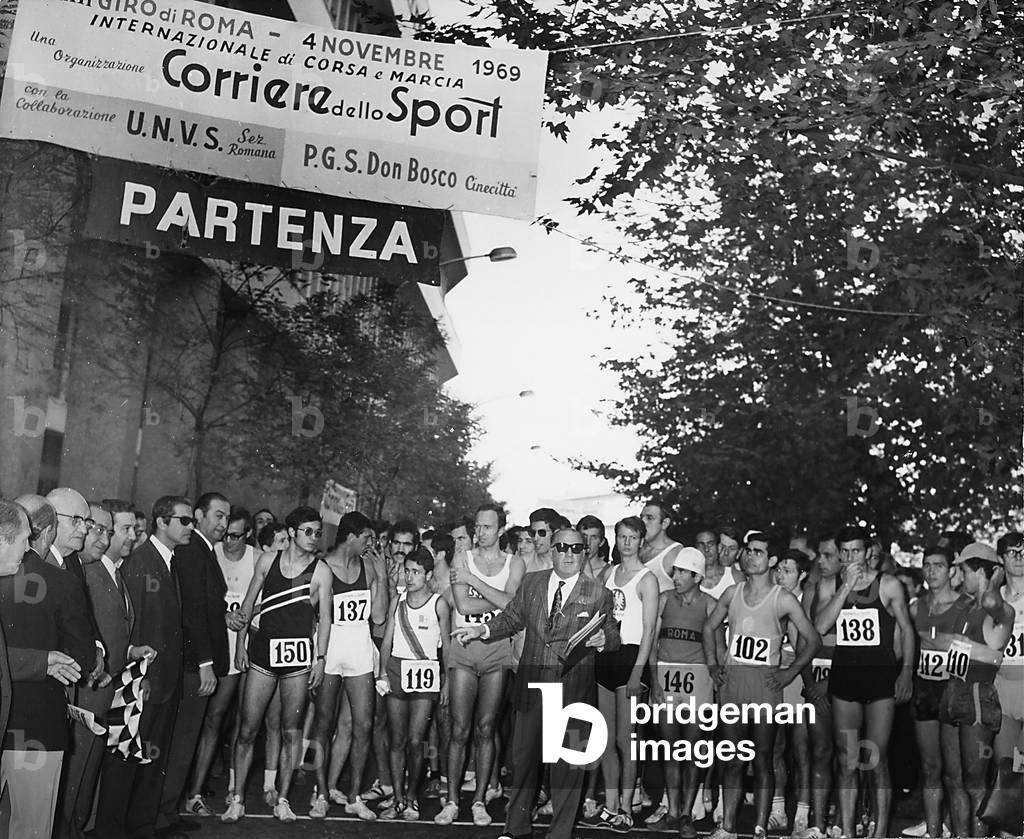 The participants in the 43rd Giro di Roma -International race, at the start of the race. The event, organized by the Corriere dello Sport, was held in Rome on November 4, 1969