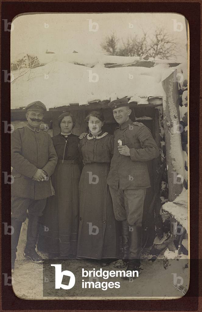 First World War: the 'Ukraine in the years 1914-1916 during the invasion of the German army. Portrait of group (b/w photo)
