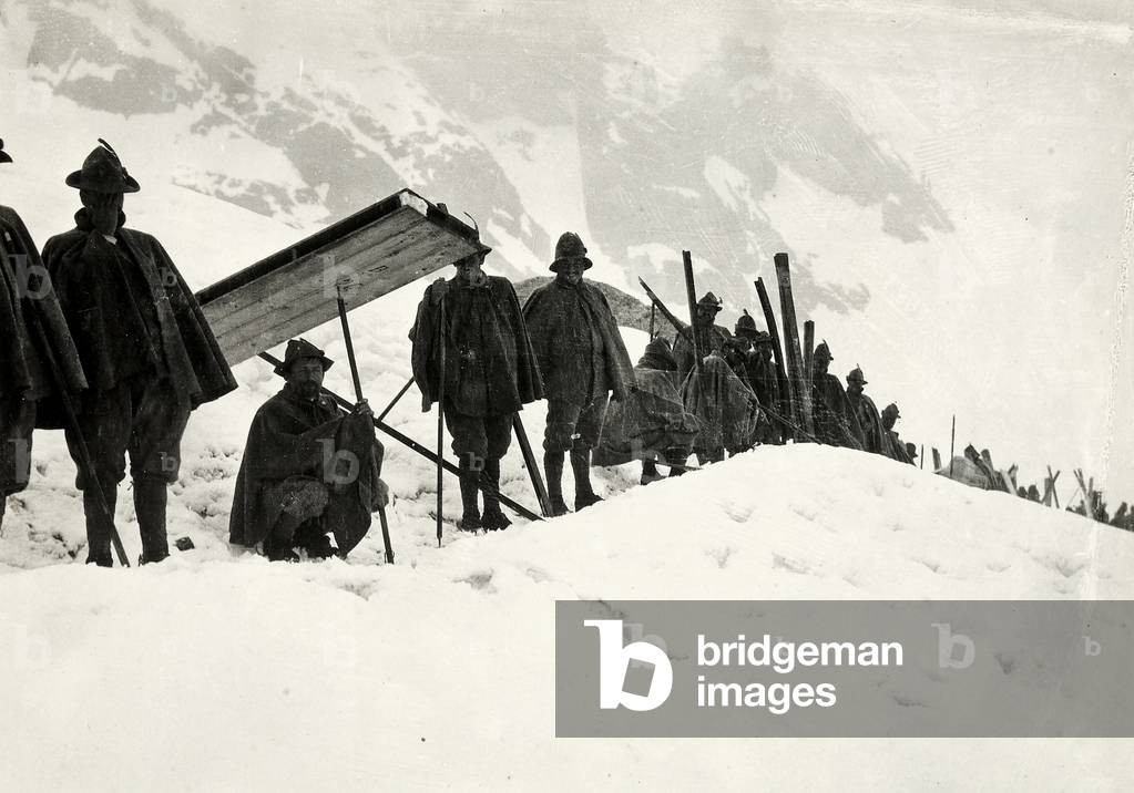 Transport of lumber on Adamello for the construction of sheds during World War I