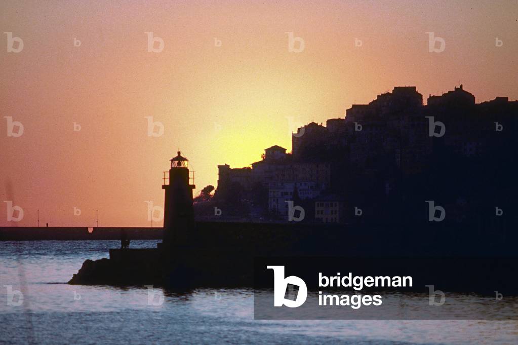 Sunset on the sea, Italy (photo)