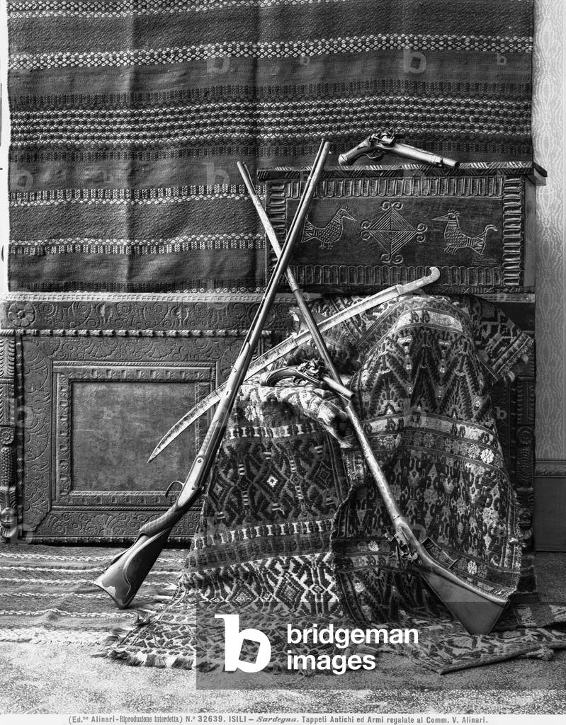 Antique carpets and weapons given to Vittorio Alinari; Isili