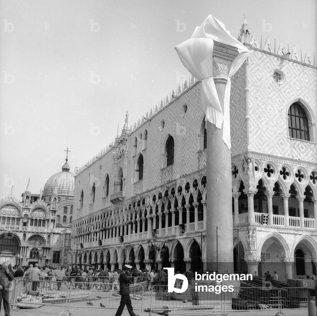 Palazzo Ducale in Piazza San Marco in Venice (b/w photo)