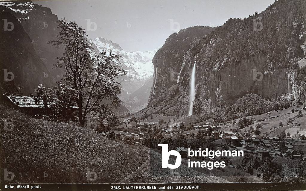 Panoramic view of Lauterbrunnen and the Staubbach falls, in Swizerland