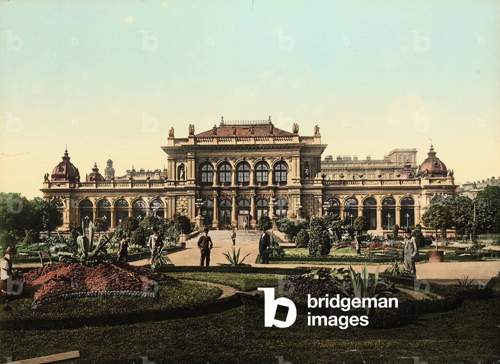 The Kursalon in the Staktpark, the city park of Vienna, Austria.