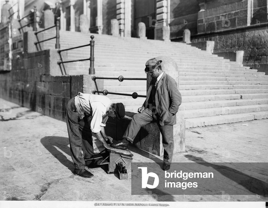 A shoeshiner in Naples