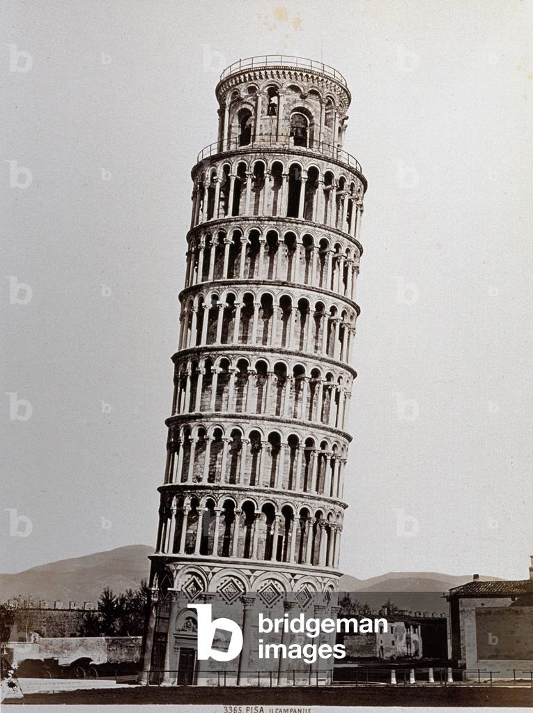 View of the bell tower in 'Piazza dei Miracoli' in Pisa.