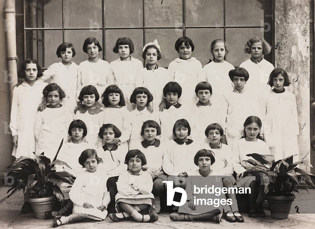 Group portrait, Grade III of the Elementary School Niccolò Acciaiuoli of Florence