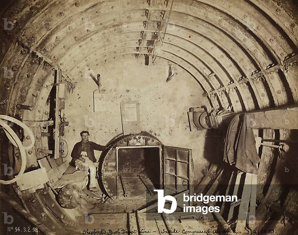 Construction of the London Underground: Shepherd's Bust station