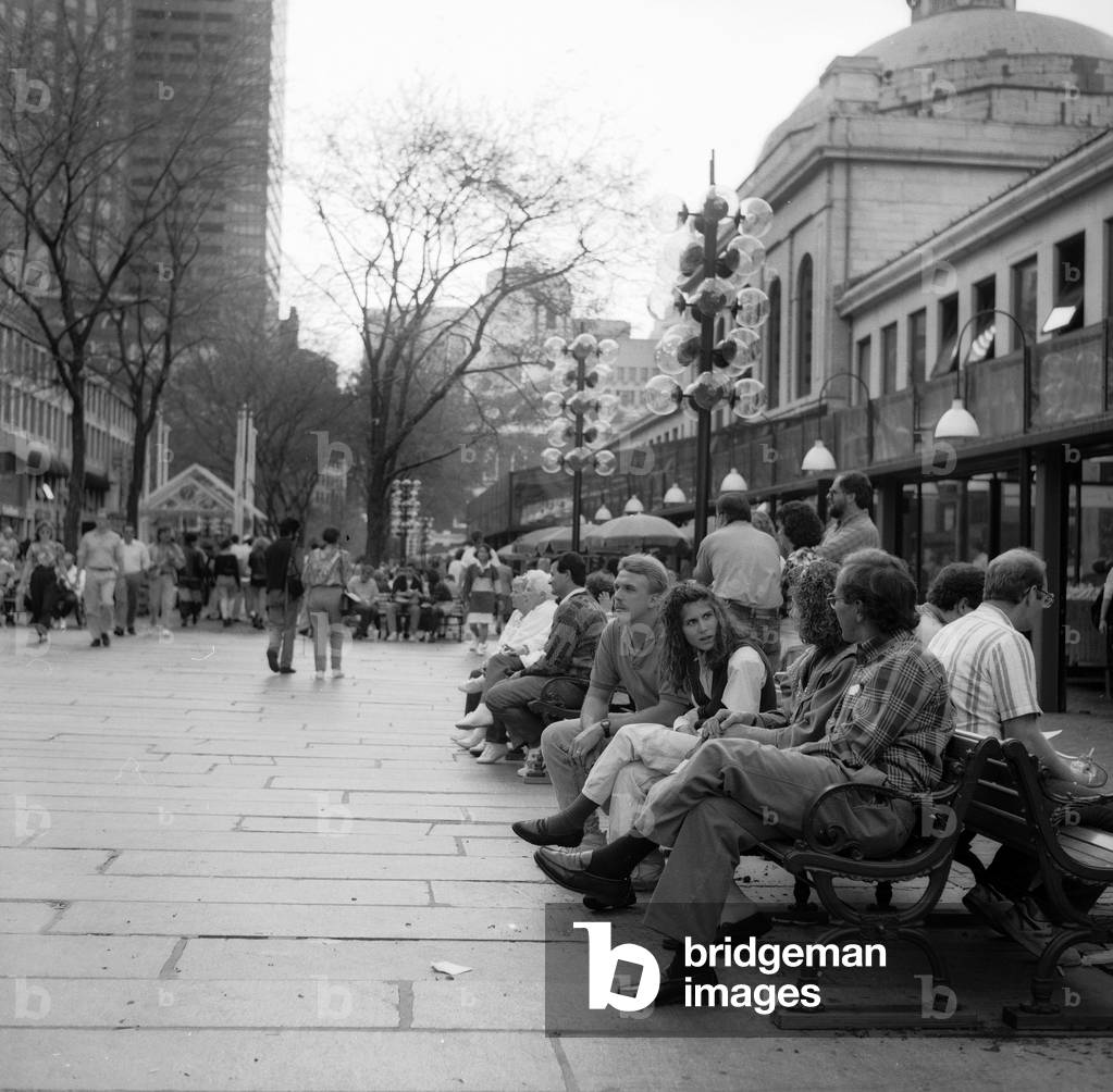 Crowd in an avenue of Long Island (b/w photo)