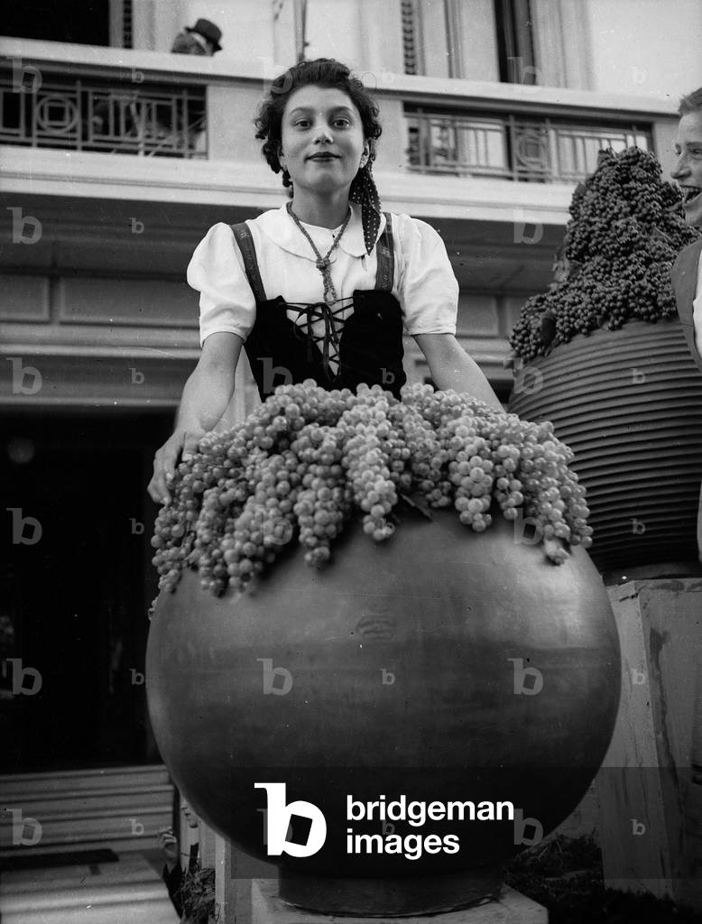 Grape Festival in Impruneta: parade in Piazza Buondelmonti