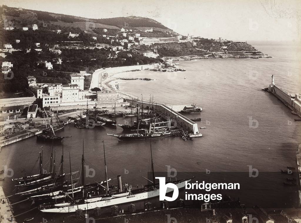 Panoramic view of the port of Nice