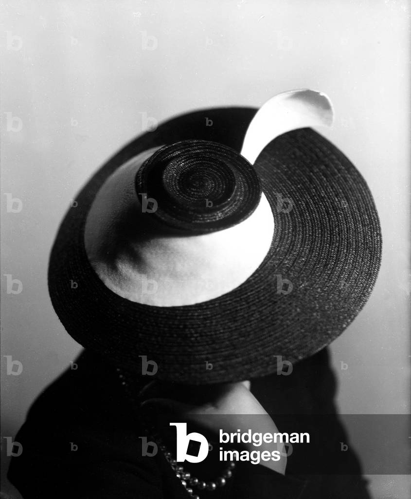 Large hat (b/w photo)