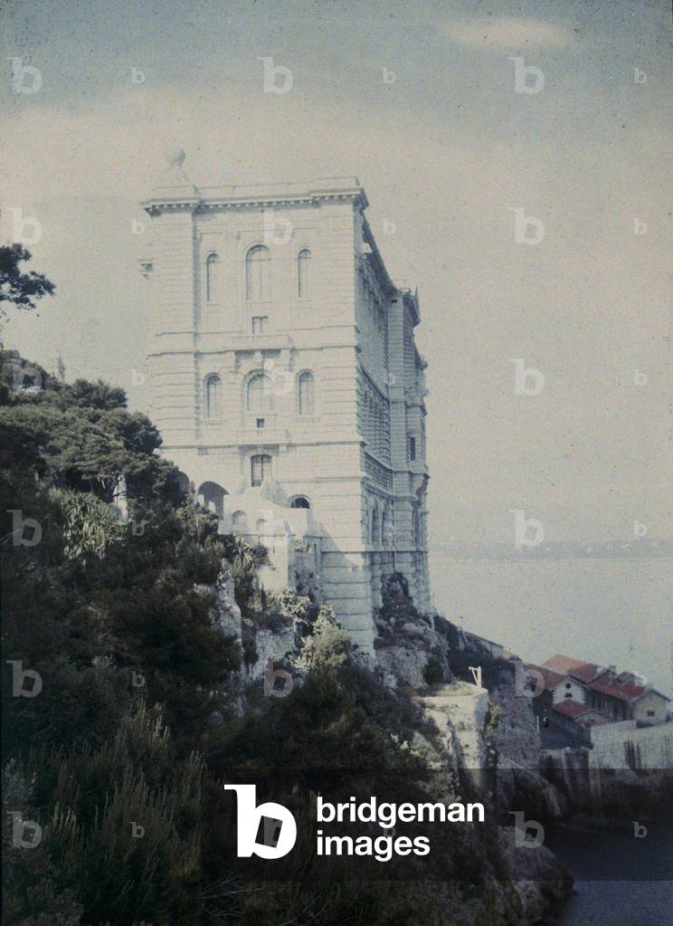 Elegant fortified building on the Gulf of Monaco, 1920-1925 ca. (photo)