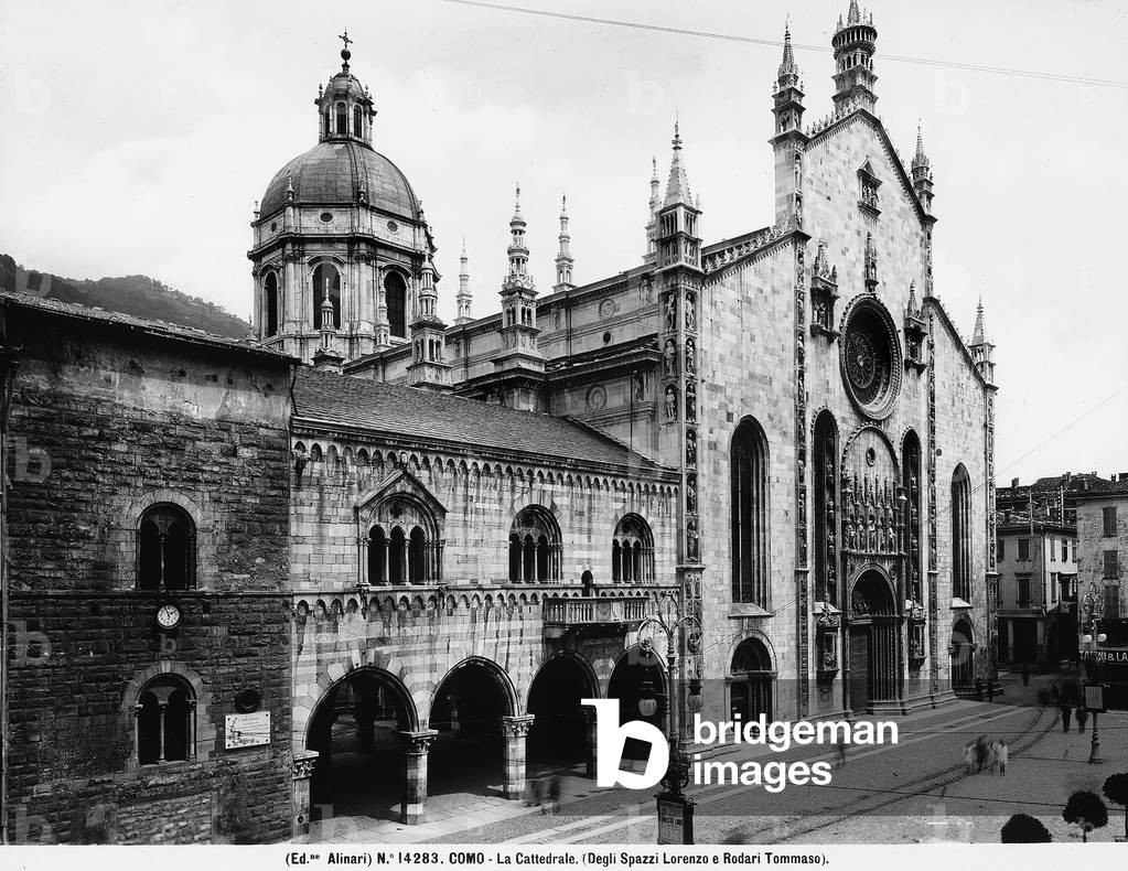 View of the Cathedral of Santa Maria Maggiore and the Broletto in Como.