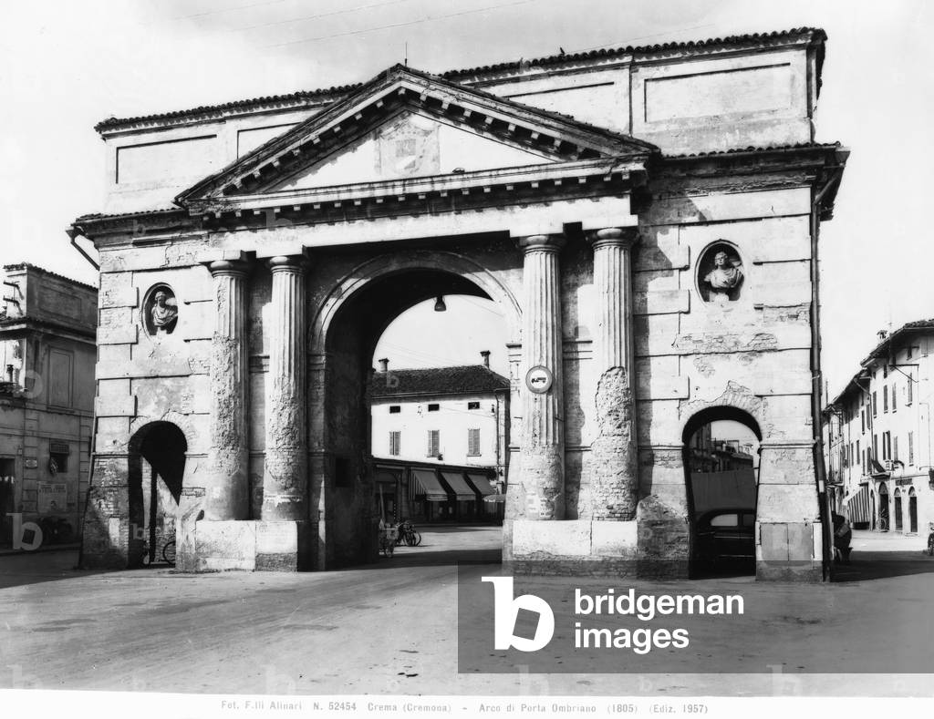 Arch of Porta Ombriano, at Crema