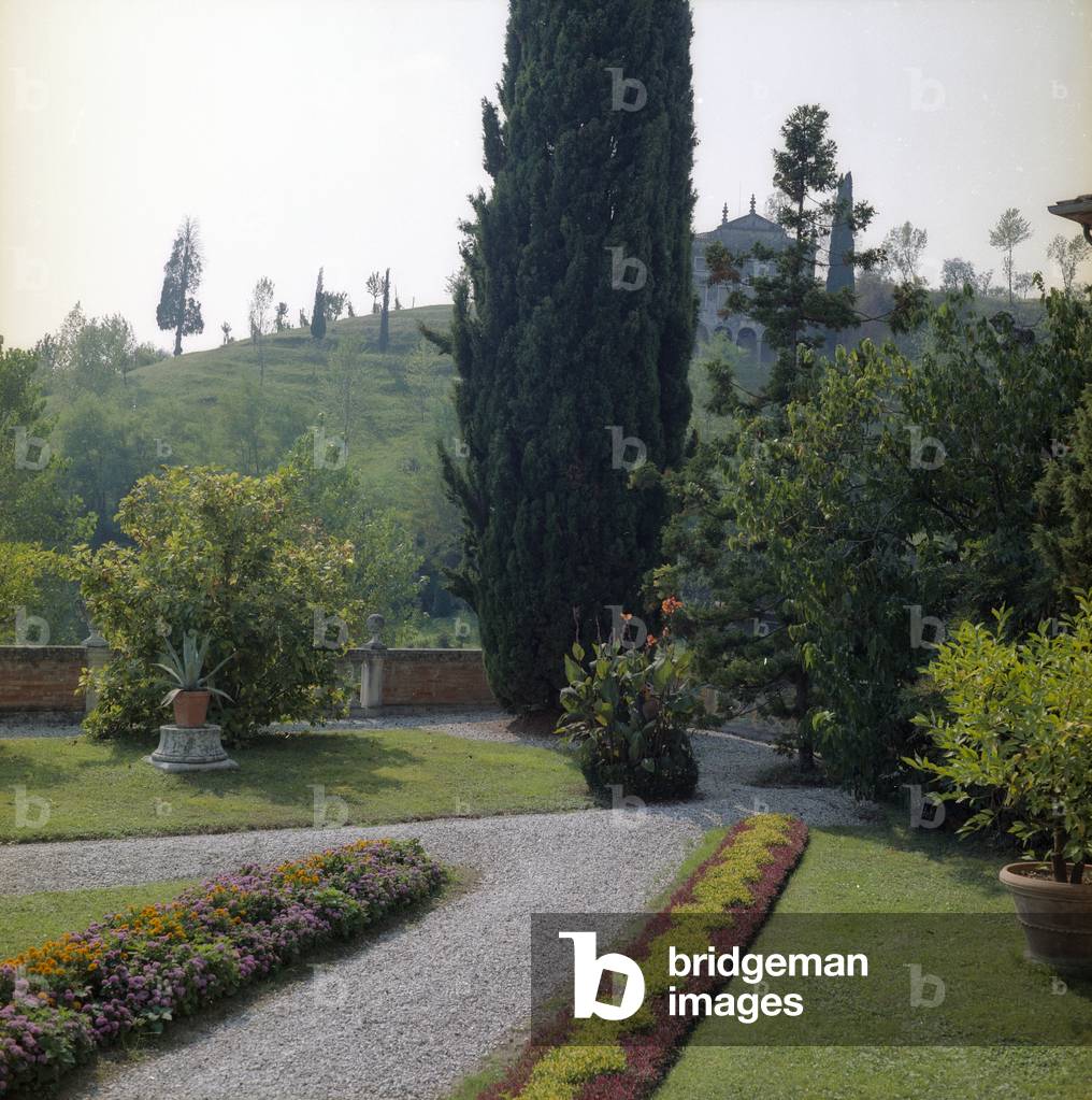 View of Villa Contarini in Asolo (photo)