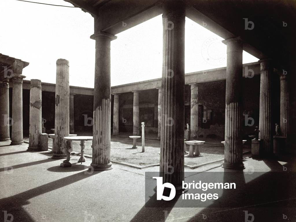 The peristyle of the house of the 'Vettii' in Pompeii.