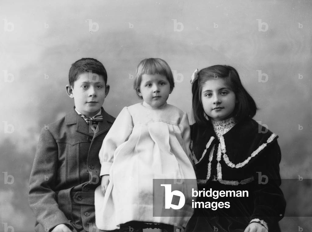 Portrait of the children of Arminio Haupt