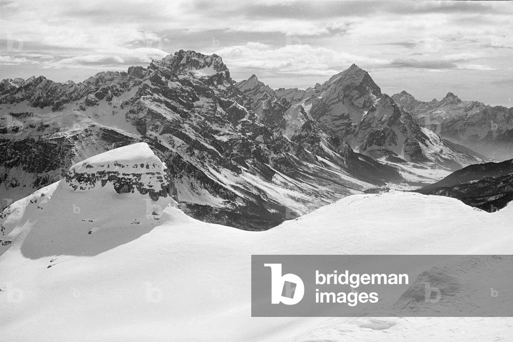 View of snowy mountain landscape, Cortina d'Ampezzo