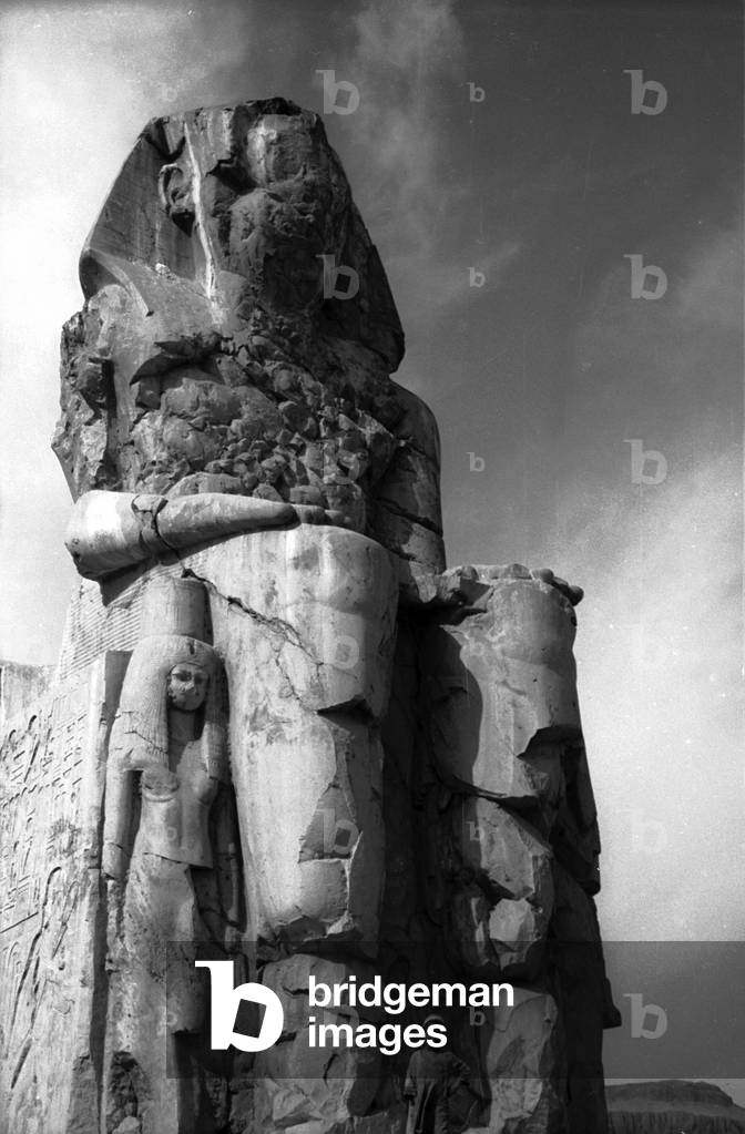 Colossi of Memnon (1350 BC): giant statues near the Valley of the Kings, Thebes (ancient Luxor)