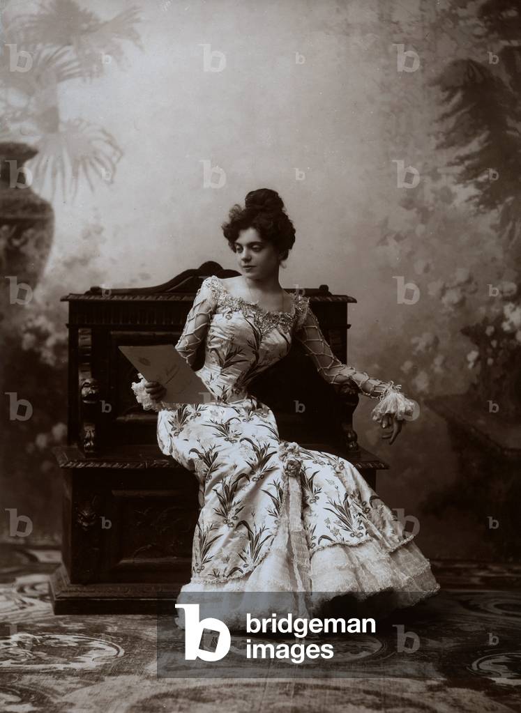 Actress of prose and song