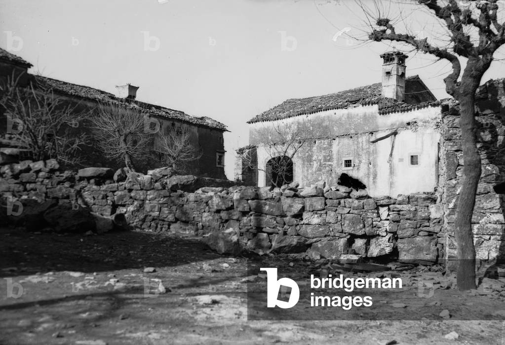 First World War: homes in the war zone (b/w photo)