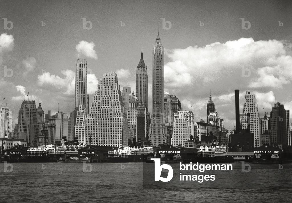 Manahattan skyscrapers taken from the East River