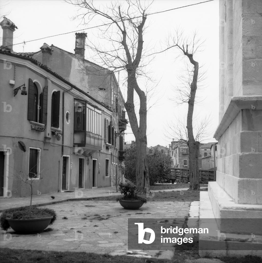 House in Venice (b/w photo)