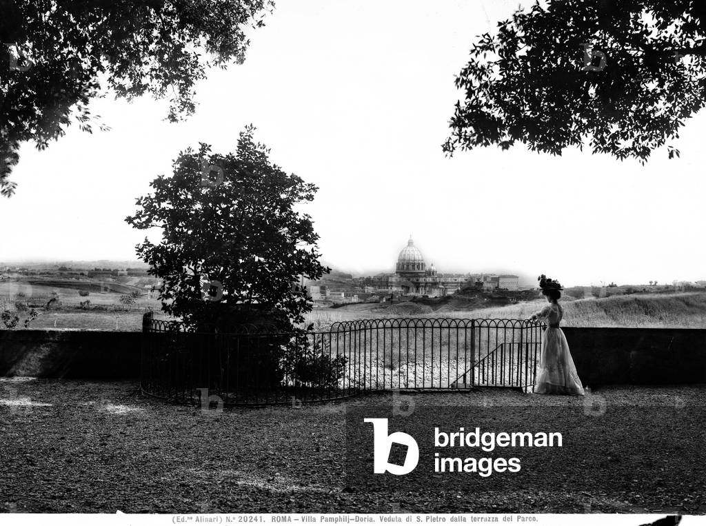 Woman seing Rome from the panoramic terrace of the Villa Doria-Pamphilj, Rome