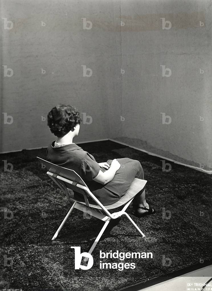 Folding seat designed by the architect Franco Albini and exhibited at the IX Triennale in Milan in 1951, Renaissance Edition, Interior Design Section