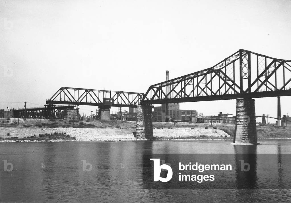 Bridge and paper mill in Cornwall in Canada