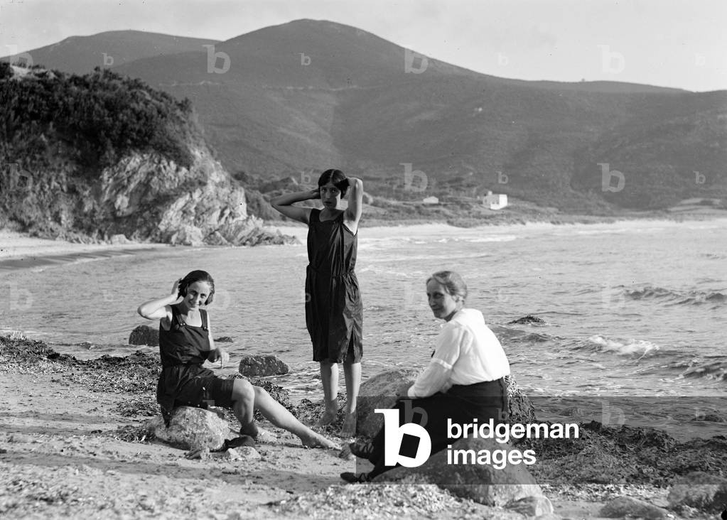 Elba Island: group portrait on the beach of Biodola