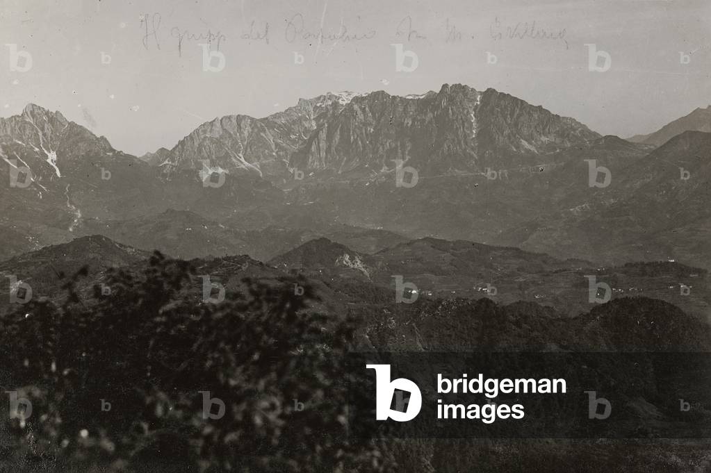 First World War: a view of the mountain range of Mount Pasubio  from Mount Civillina (b/w photo)