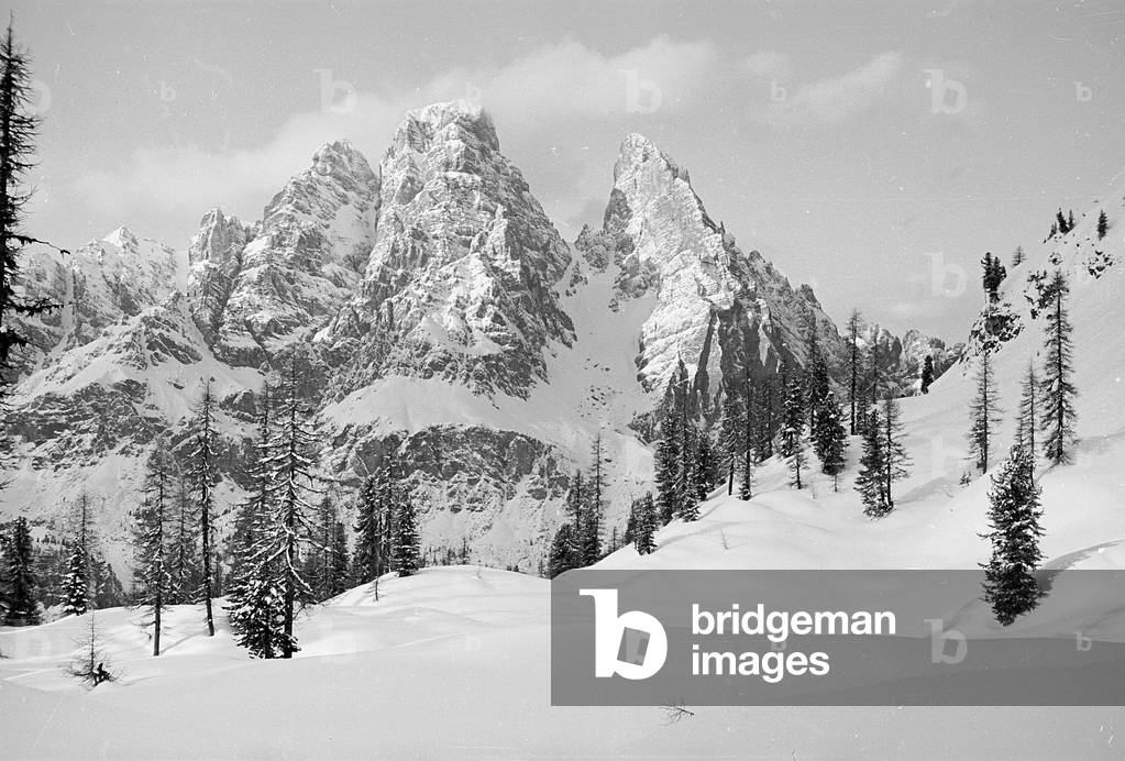 View of snowy mountain landscape, Cortina d'Ampezzo